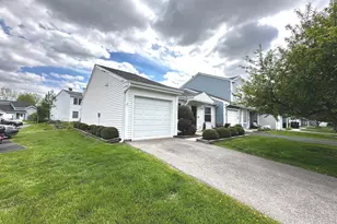 3321 Greenwich Ln, Island Lake, IL 60042 - Photo 2
