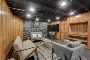 835 N Ellsworth St, Naperville, IL 60563 - Photo 32