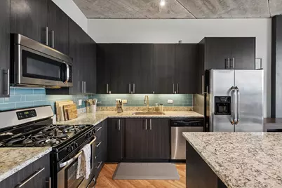3201 W Leland Avenue #402, Chicago, IL 60625 - Photo 8