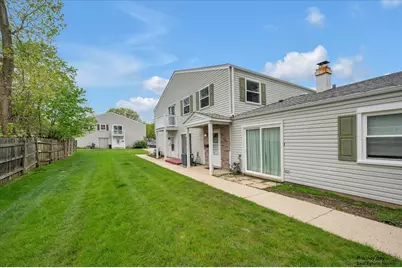 142 Ann Court #B, Bartlett, IL 60103 - Photo 2