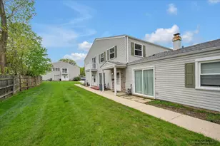 142 Ann Ct, Bartlett, IL 60103 - Photo 2