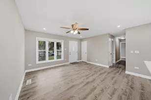 953 Dartmouth Ave, Matteson, IL 60443 - Photo 4