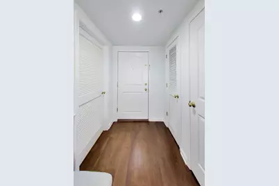 655 Perrie Drive #307, Elk Grove Village, IL 60007 - Photo 2
