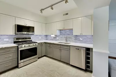 655 Perrie Drive #307, Elk Grove Village, IL 60007 - Photo 6