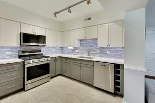 655 Perrie Dr, Elk Grove Village, IL 60007 - Photo 6