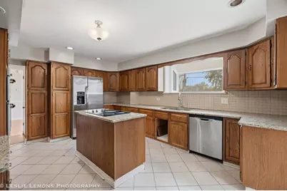 6346 W Raven Street, Chicago, IL 60646 - Photo 10