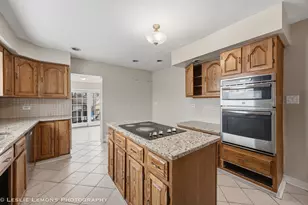 6346 W Raven St, Chicago, IL 60646 - Photo 8