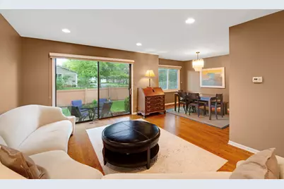 404 Bluebird Lane, Deerfield, IL 60015 - Photo 6