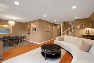 404 Bluebird Ln, Deerfield, IL 60015 - Photo 8