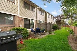 404 Bluebird Ln, Deerfield, IL 60015 - Photo 18