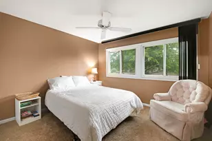 404 Bluebird Ln, Deerfield, IL 60015 - Photo 14