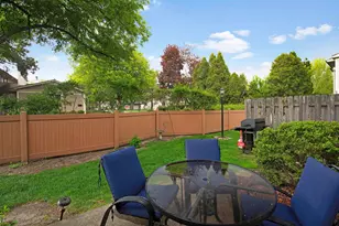 404 Bluebird Ln, Deerfield, IL 60015 - Photo 20