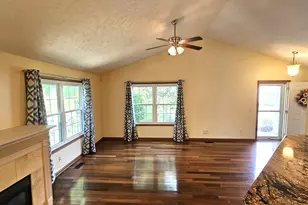 222 Lily Ln, Rockford, IL 61107 - Photo 4