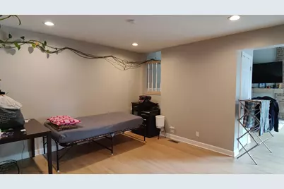 223 Willow Lane, Bloomingdale, IL 60108 - Photo 8
