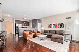 757 N Orleans St, Chicago, IL 60654 - Photo 4