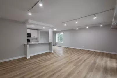 1415 E Central Road #315B, Arlington Heights, IL 60005 - Photo 2