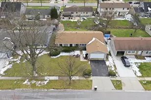 565 Gateshead Ave S, Elk Grove Village, IL 60007 - Photo 30