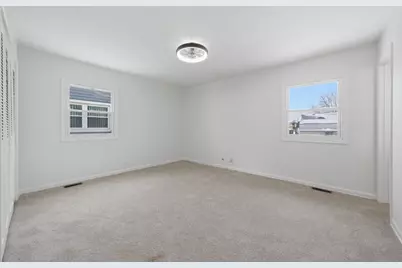 565 Gateshead Avenue S, Elk Grove Village, IL 60007 - Photo 24