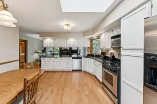 384 E Montrose Ave, Wood Dale, IL 60191 - Photo 16