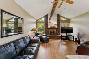 384 E Montrose Ave, Wood Dale, IL 60191 - Photo 10