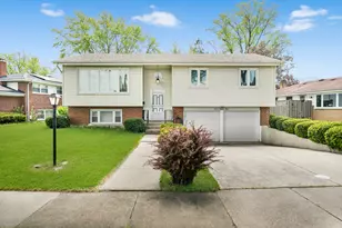 773 Madelyn Dr, Des Plaines, IL 60016 - Photo 2
