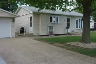 404 E Fourth St, Streator, IL 61364 - Photo 2