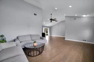 5549 W 102nd St, Oak Lawn, IL 60453 - Photo 6
