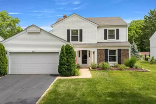 431 Newport Dr, Naperville, IL 60565 - Photo 1