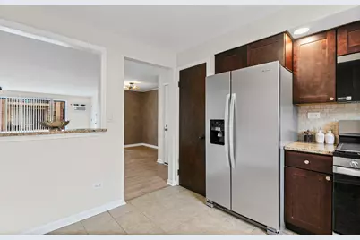 5331 N Delphia Avenue #231, Chicago, IL 60656 - Photo 4