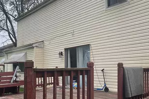 17607 Stonebridge Dr, Hazel Crest, IL 60429 - Photo 2