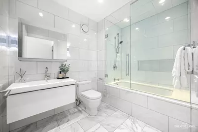 204 N Park Drive, Chicago, IL 60601 - Photo 18
