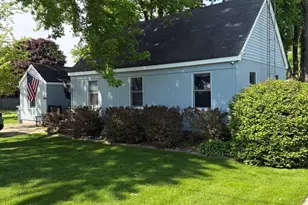 305 S Maple St, Waterman, IL 60556 - Photo 1