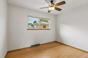9337 Lavergne Ave, Skokie, IL 60077 - Photo 20
