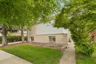 9337 Lavergne Ave, Skokie, IL 60077 - Photo 2
