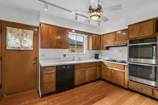 9337 Lavergne Ave, Skokie, IL 60077 - Photo 18