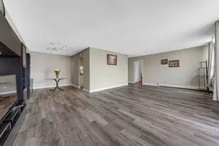 9001 Golf Rd, Des Plaines, IL 60016 - Photo 6