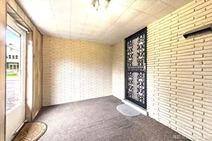 512 N Harvard Ave, Villa Park, IL 60181 - Photo 24