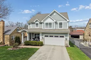 811 Michigan St, Wheaton, IL 60187 - Photo 1