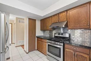 4029 W 93rd Pl, Oak Lawn, IL 60453 - Photo 14