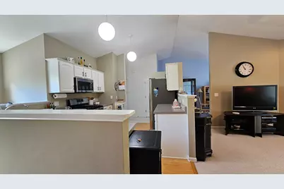 3623 Roanoke Avenue, Carpentersville, IL 60110 - Photo 8