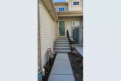 3623 Roanoke Avenue, Carpentersville, IL 60110 - Photo 2