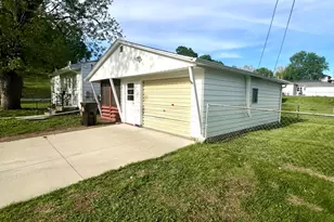 701 7th St, Fulton, IL 61252 - Photo 2