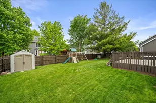 734 Lindsay Cir, North Aurora, IL 60542 - Photo 24