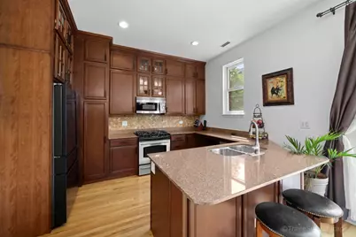 953 W College Parkway, Chicago, IL 60608 - Photo 14