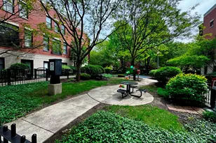 953 W College Pkwy, Chicago, IL 60608 - Photo 40