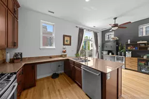 953 W College Pkwy, Chicago, IL 60608 - Photo 16