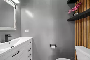 953 W College Pkwy, Chicago, IL 60608 - Photo 20