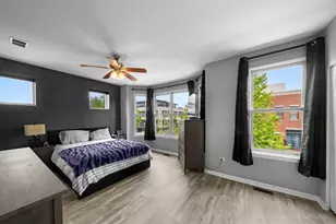 953 W College Pkwy, Chicago, IL 60608 - Photo 22