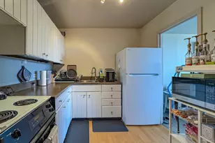 3930 N Pine Grove Ave, Chicago, IL 60613 - Photo 6
