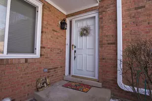 253 W Golfview Terrace, Palatine, IL 60067 - Photo 2